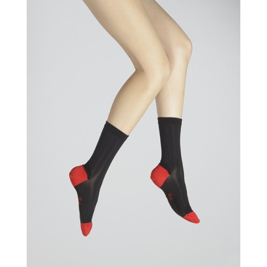 Femme BERTHE AUX GRANDS PIEDS Chaussettes | Chaussettes En Soie Noir-Rouge